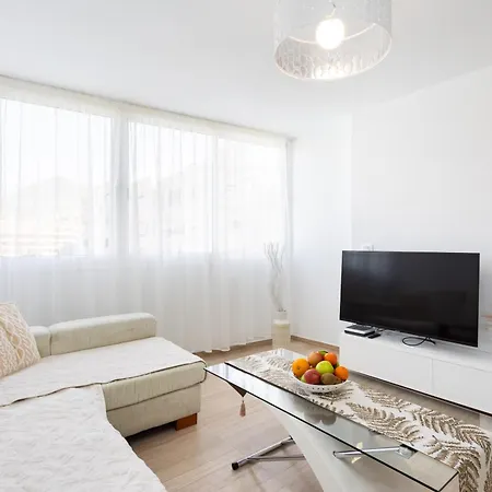 Emily Residencial アパート *